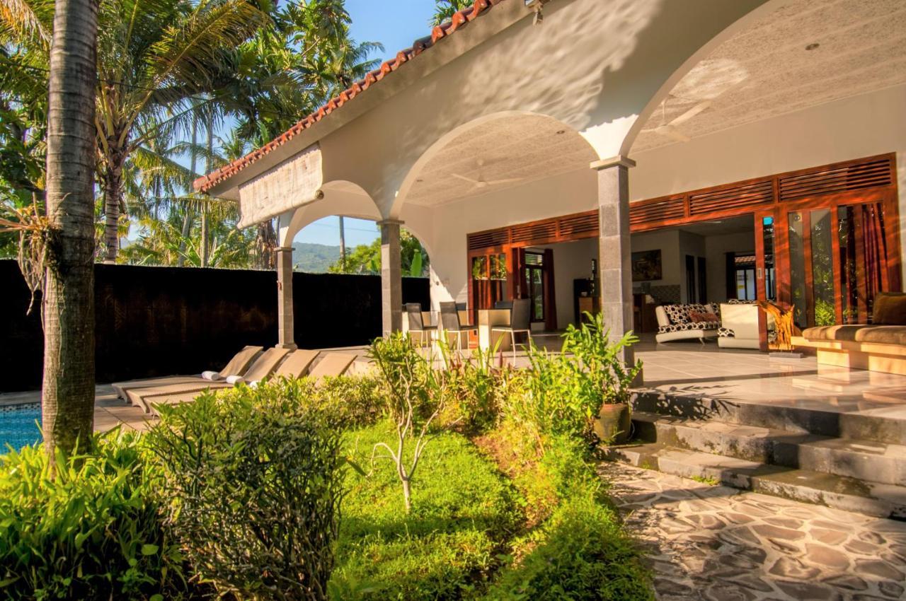 Villa Kelapa Ловина Экстерьер фото